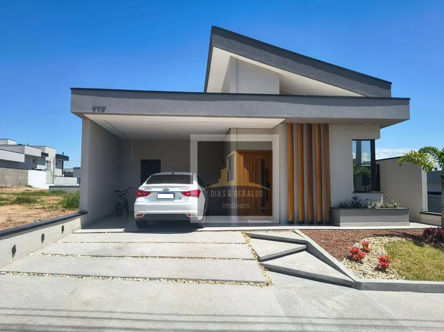 Foto 1 de Casa de Condomínio com 3 quartos à venda, 250m2 em Parque Residencial Maria Elmira, Cacapava - SP