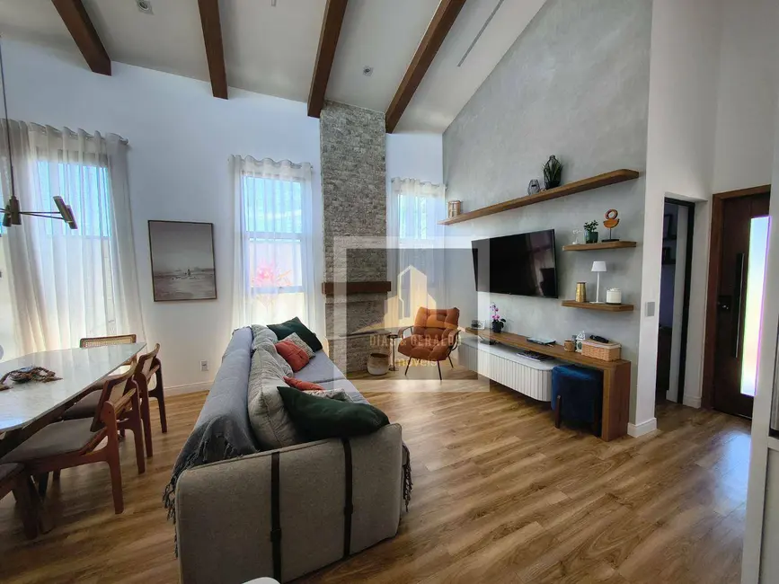 Foto 4 de Casa de Condomínio com 3 quartos à venda, 250m2 em Parque Residencial Maria Elmira, Cacapava - SP