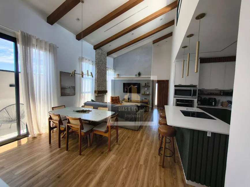 Foto 6 de Casa de Condomínio com 3 quartos à venda, 250m2 em Parque Residencial Maria Elmira, Cacapava - SP