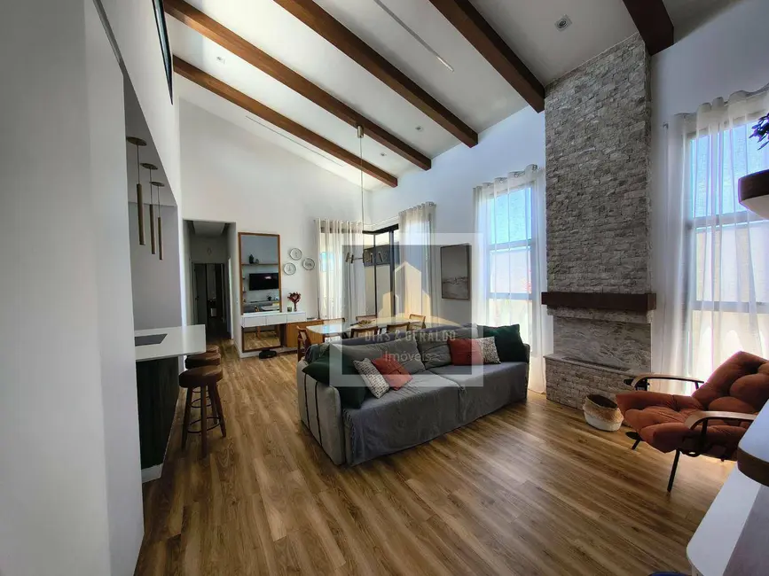 Foto 3 de Casa de Condomínio com 3 quartos à venda, 250m2 em Parque Residencial Maria Elmira, Cacapava - SP