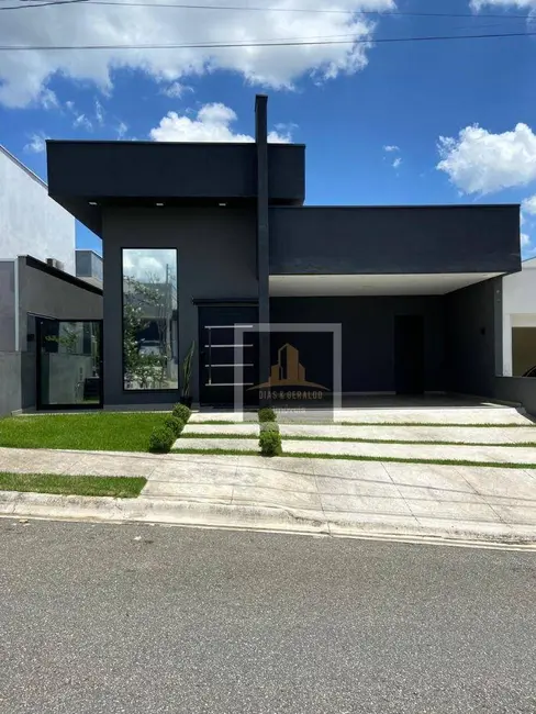 Foto 1 de Casa de Condomínio com 3 quartos à venda, 250m2 em Parque Residencial Maria Elmira, Cacapava - SP