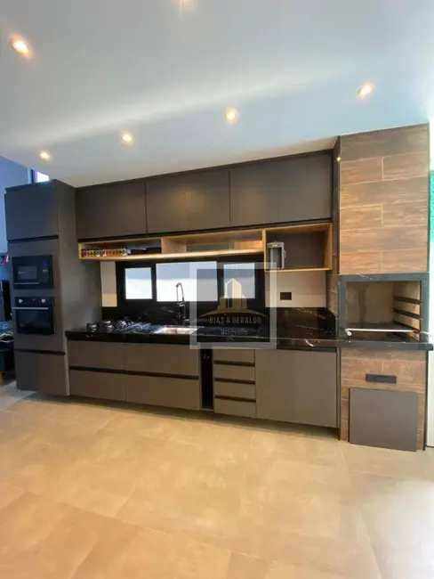 Foto 8 de Casa de Condomínio com 3 quartos à venda, 250m2 em Parque Residencial Maria Elmira, Cacapava - SP