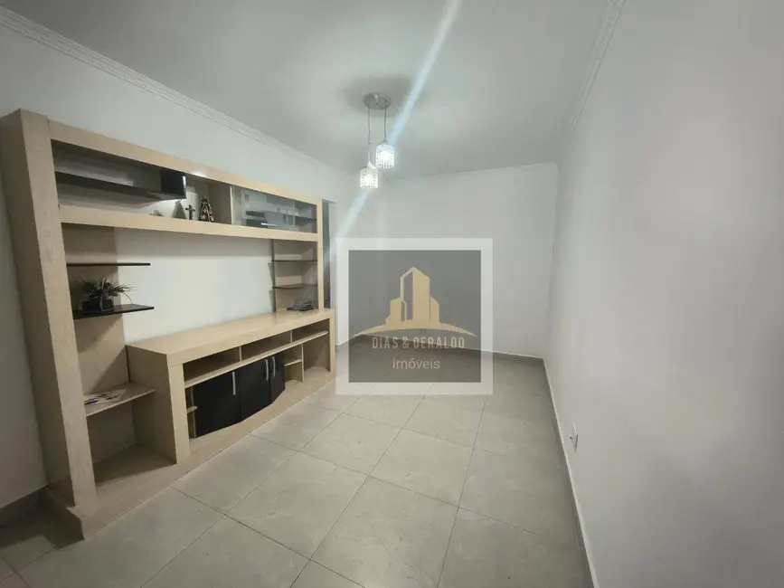 Casa com 3 quartos à venda, 150m2 em Sao Jose Dos Campos - SP - imagem 4 Foto 4 de Casa com 3 quartos à venda, 150m2 em Sao Jose Dos Campos - SP