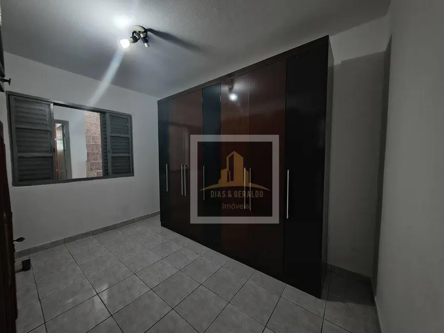 Casa com 3 quartos à venda, 150m2 em Sao Jose Dos Campos - SP - imagem 8 Foto 8 de Casa com 3 quartos à venda, 150m2 em Sao Jose Dos Campos - SP