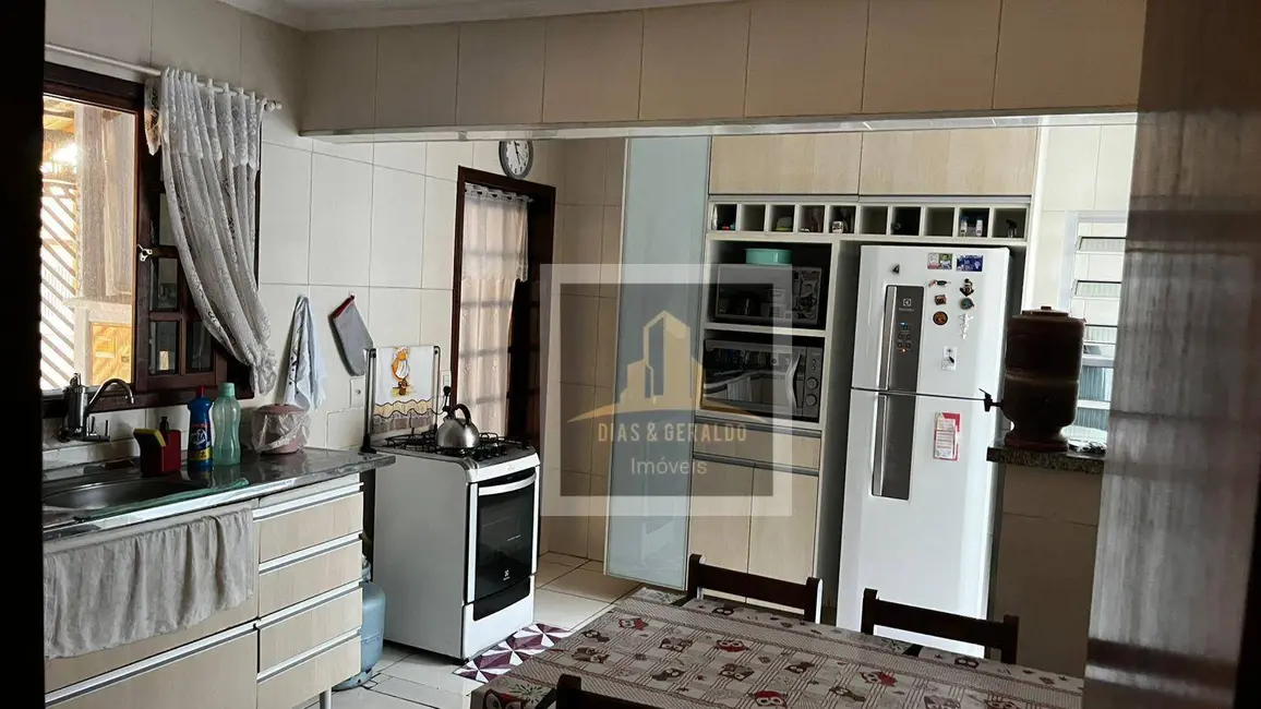 Foto 3 de Casa com 3 quartos à venda, 187m2 em Sao Jose Dos Campos - SP