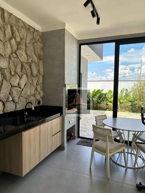 Foto 8 de Casa de Condomínio com 3 quartos à venda, 250m2 em Piedade, Cacapava - SP