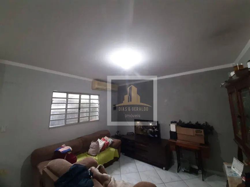 Foto 2 de Casa com 2 quartos à venda, 140m2 em Sao Jose Dos Campos - SP