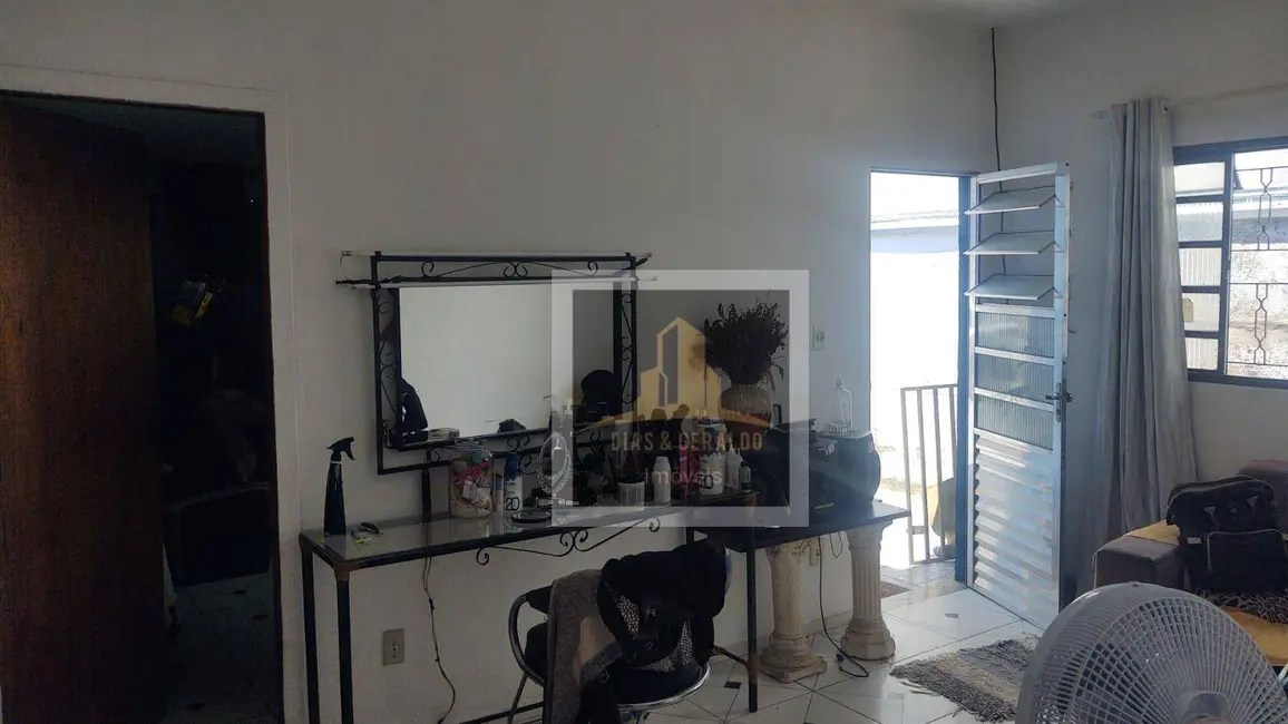 Casa com 3 quartos à venda, 156m2 em Sao Jose Dos Campos - SP - imagem 4 Foto 4 de Casa com 3 quartos à venda, 156m2 em Sao Jose Dos Campos - SP