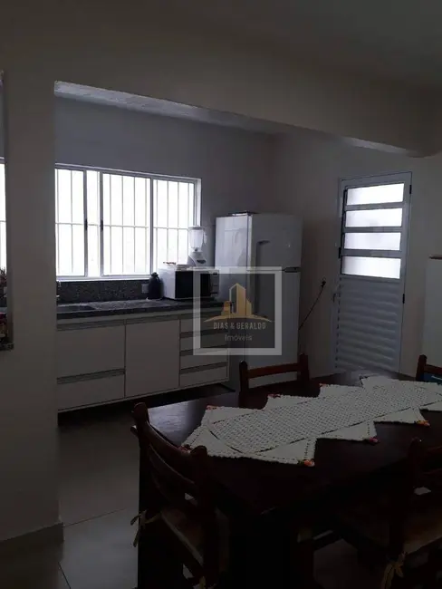Foto 9 de Casa com 3 quartos à venda, 215m2 em Sao Jose Dos Campos - SP
