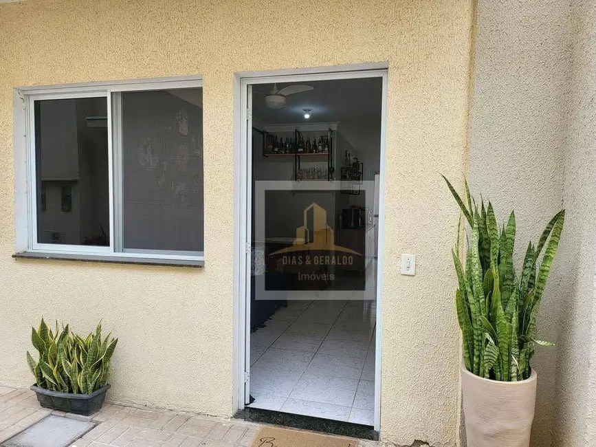 Foto 2 de Sobrado com 2 quartos à venda, 83m2 em Santa Luzia, Cacapava - SP