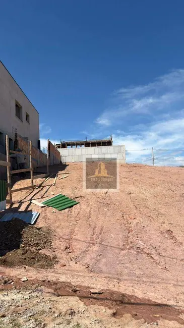 Foto 2 de Terreno / Lote à venda, 330m2 em Sao Jose Dos Campos - SP