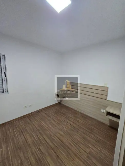 Sobrado com 3 quartos para alugar, 140m2 em Jacarei - SP - imagem 5 Foto 5 de Sobrado com 3 quartos para alugar, 140m2 em Jacarei - SP