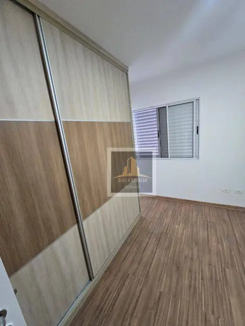 Sobrado com 3 quartos para alugar, 140m2 em Jacarei - SP - imagem 6 Foto 6 de Sobrado com 3 quartos para alugar, 140m2 em Jacarei - SP