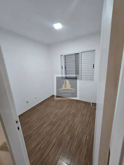 Sobrado com 3 quartos para alugar, 140m2 em Jacarei - SP - imagem 9 Foto 9 de Sobrado com 3 quartos para alugar, 140m2 em Jacarei - SP
