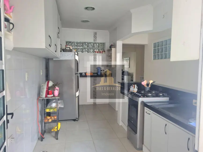 Sobrado com 2 quartos à venda, 130m2 em Sao Jose Dos Campos - SP - imagem 6 Foto 6 de Sobrado com 2 quartos à venda, 130m2 em Sao Jose Dos Campos - SP