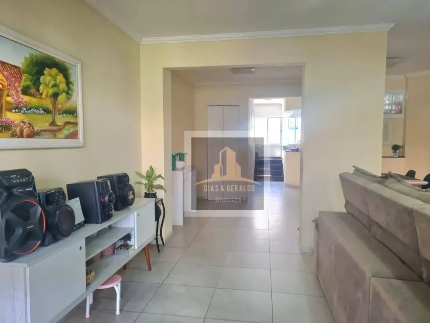 Sobrado com 2 quartos à venda, 130m2 em Sao Jose Dos Campos - SP - imagem 3 Foto 3 de Sobrado com 2 quartos à venda, 130m2 em Sao Jose Dos Campos - SP