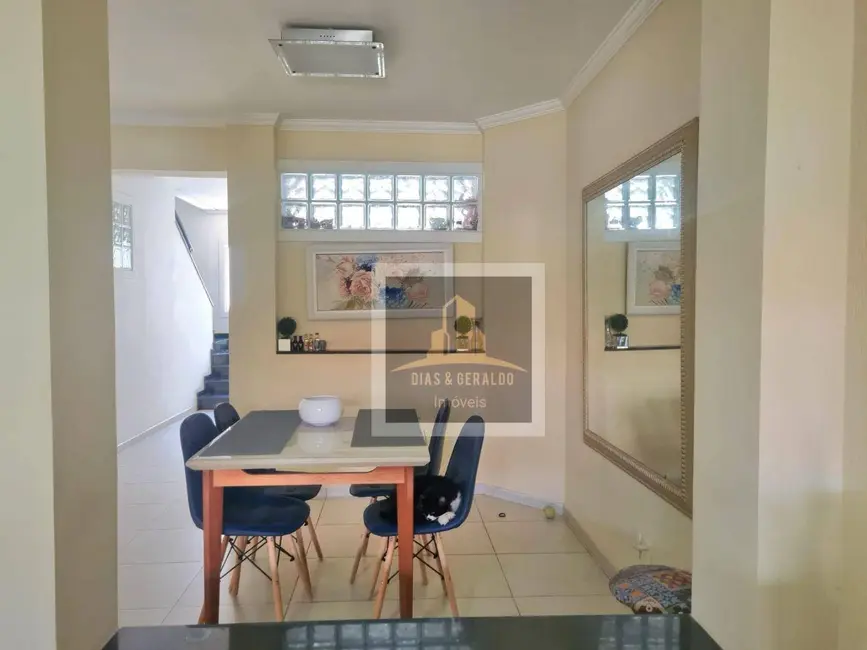 Sobrado com 2 quartos à venda, 130m2 em Sao Jose Dos Campos - SP - imagem 4 Foto 4 de Sobrado com 2 quartos à venda, 130m2 em Sao Jose Dos Campos - SP