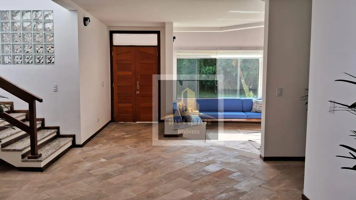 Foto 3 de Sobrado com 4 quartos à venda, 620m2 em Tabatinga, Caraguatatuba - SP