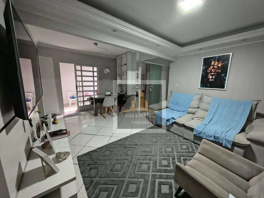 Foto 9 de Casa com 4 quartos à venda, 150m2 em Sao Jose Dos Campos - SP
