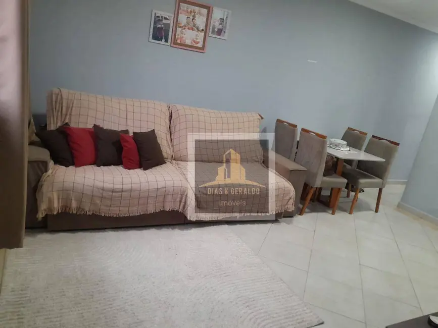 Foto 2 de Casa com 3 quartos à venda, 150m2 em Sao Jose Dos Campos - SP