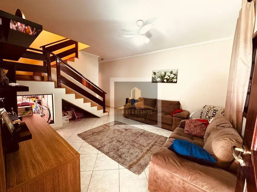 Foto 5 de Sobrado com 3 quartos à venda, 150m2 em Sao Jose Dos Campos - SP