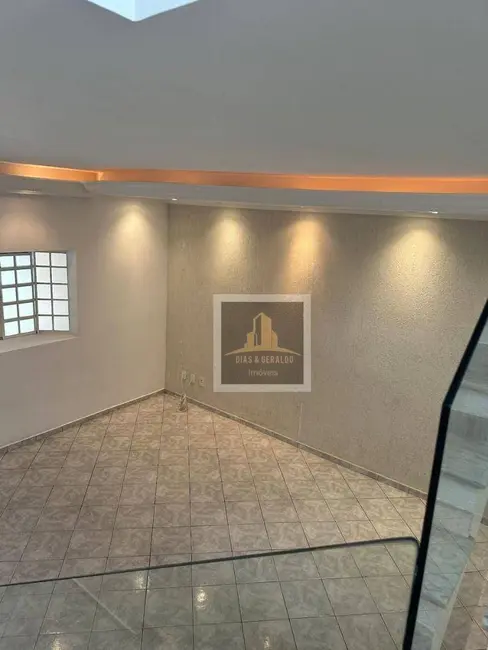 Sobrado com 3 quartos à venda, 125m2 em Sao Jose Dos Campos - SP - imagem 3 Foto 3 de Sobrado com 3 quartos à venda, 125m2 em Sao Jose Dos Campos - SP