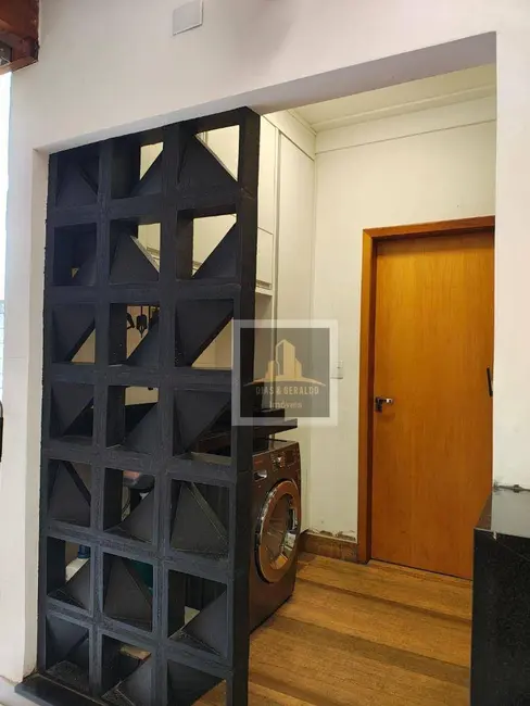 Sobrado com 3 quartos à venda, 392m2 em Vila Areao, Taubate - SP - imagem 6 Foto 6 de Sobrado com 3 quartos à venda, 392m2 em Vila Areao, Taubate - SP