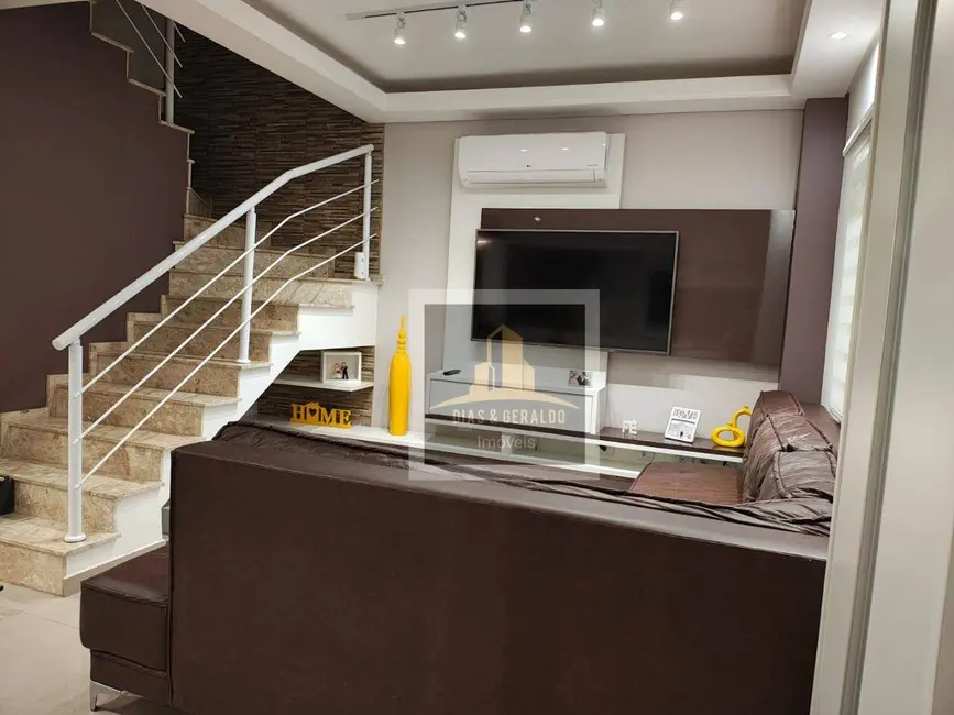 Sobrado com 3 quartos à venda, 392m2 em Vila Areao, Taubate - SP - imagem 2 Foto 2 de Sobrado com 3 quartos à venda, 392m2 em Vila Areao, Taubate - SP