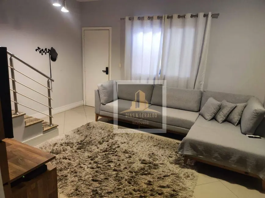 Sobrado com 3 quartos à venda, 147m2 em Sao Jose Dos Campos - SP - imagem 4 Foto 4 de Sobrado com 3 quartos à venda, 147m2 em Sao Jose Dos Campos - SP