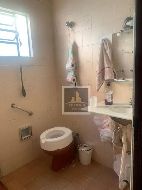 Casa com 4 quartos à venda, 230m2 em Sao Jose Dos Campos - SP - imagem 8 Foto 8 de Casa com 4 quartos à venda, 230m2 em Sao Jose Dos Campos - SP