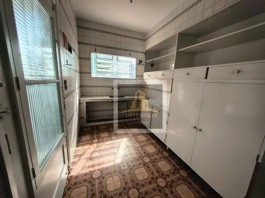 Casa com 4 quartos para alugar, 395m2 em Sao Jose Dos Campos - SP - imagem 5 Foto 5 de Casa com 4 quartos para alugar, 395m2 em Sao Jose Dos Campos - SP