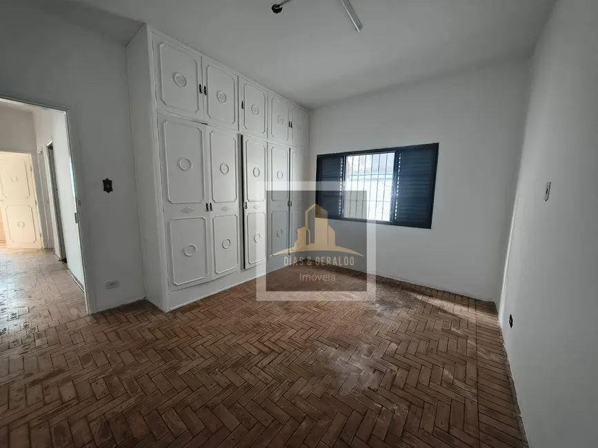 Casa com 4 quartos para alugar, 395m2 em Sao Jose Dos Campos - SP - imagem 7 Foto 7 de Casa com 4 quartos para alugar, 395m2 em Sao Jose Dos Campos - SP