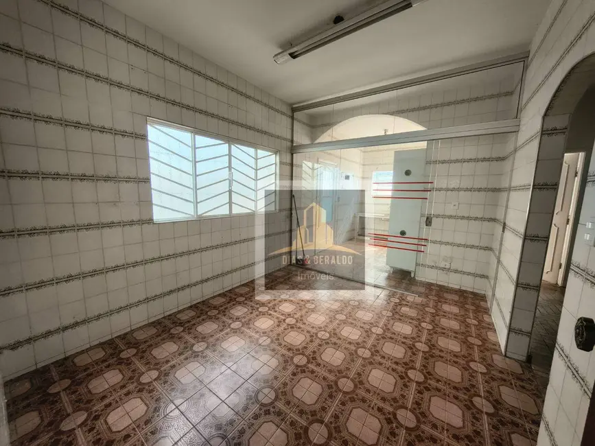 Casa com 4 quartos para alugar, 395m2 em Sao Jose Dos Campos - SP - imagem 4 Foto 4 de Casa com 4 quartos para alugar, 395m2 em Sao Jose Dos Campos - SP