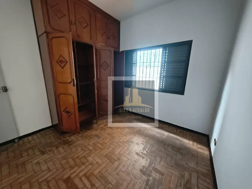 Casa com 4 quartos para alugar, 395m2 em Sao Jose Dos Campos - SP - imagem 8 Foto 8 de Casa com 4 quartos para alugar, 395m2 em Sao Jose Dos Campos - SP