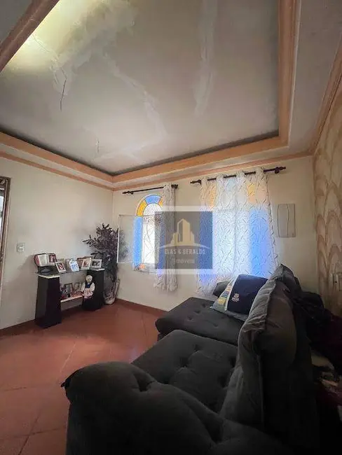 Casa com 4 quartos à venda, 162m2 em Sao Jose Dos Campos - SP - imagem 2 Foto 2 de Casa com 4 quartos à venda, 162m2 em Sao Jose Dos Campos - SP