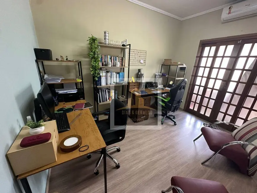 Foto 9 de Sobrado com 3 quartos à venda, 144m2 em Jacarei - SP