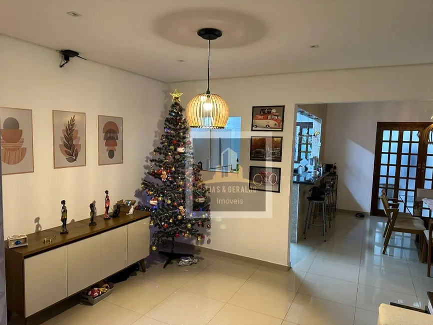 Foto 5 de Sobrado com 3 quartos à venda, 144m2 em Jacarei - SP