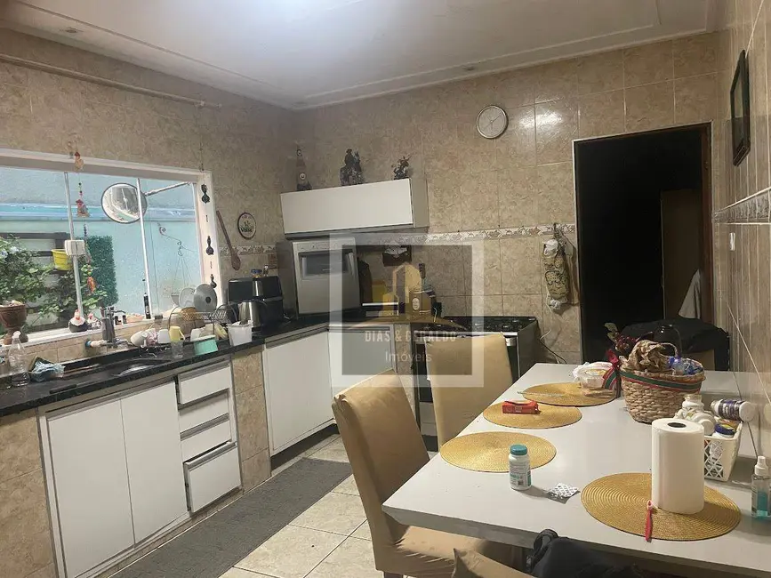 Sobrado com 3 quartos à venda, 175m2 em Sao Jose Dos Campos - SP - imagem 4 Foto 4 de Sobrado com 3 quartos à venda, 175m2 em Sao Jose Dos Campos - SP