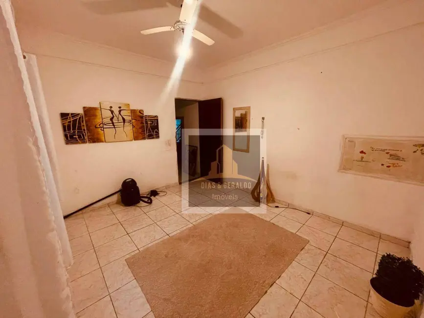 Sobrado com 3 quartos à venda, 175m2 em Sao Jose Dos Campos - SP - imagem 6 Foto 6 de Sobrado com 3 quartos à venda, 175m2 em Sao Jose Dos Campos - SP