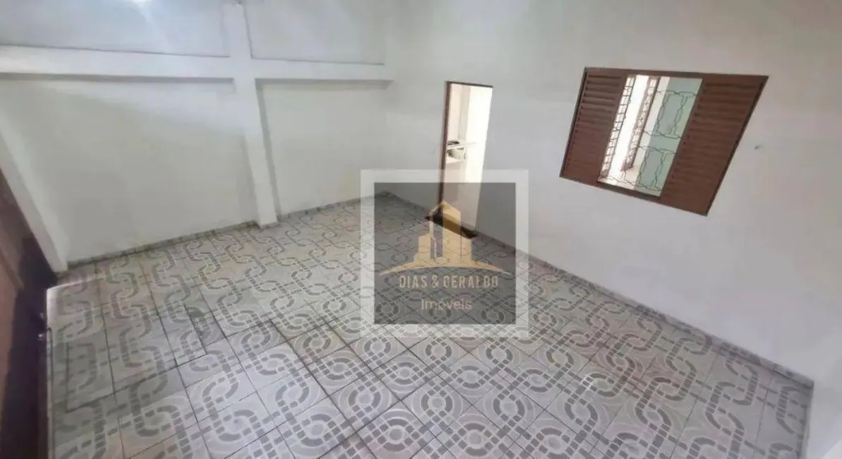 Casa com 3 quartos à venda, 150m2 em Sao Jose Dos Campos - SP - imagem 2 Foto 2 de Casa com 3 quartos à venda, 150m2 em Sao Jose Dos Campos - SP