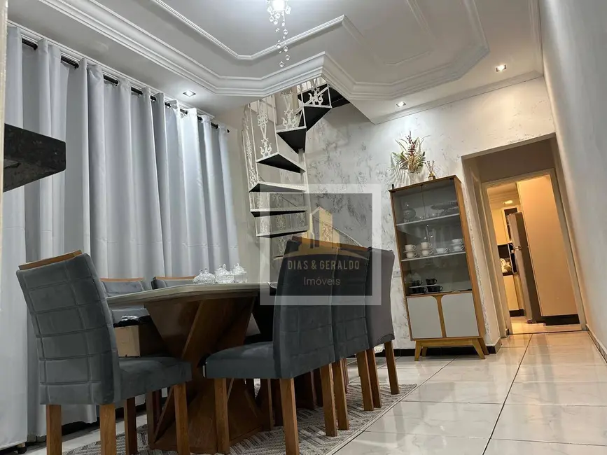 Sobrado com 4 quartos à venda, 150m2 em Sao Jose Dos Campos - SP - imagem 5 Foto 5 de Sobrado com 4 quartos à venda, 150m2 em Sao Jose Dos Campos - SP