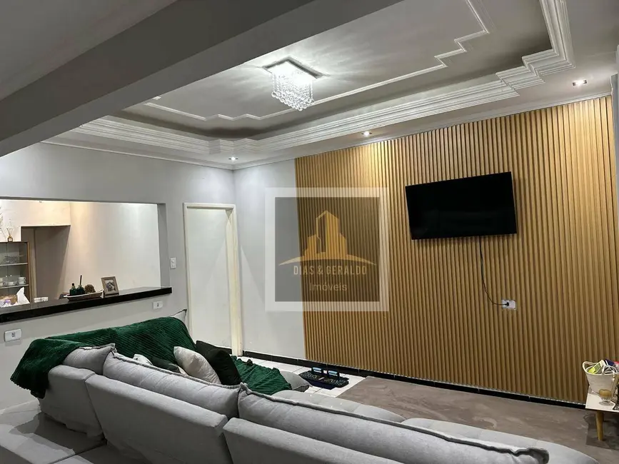 Sobrado com 4 quartos à venda, 150m2 em Sao Jose Dos Campos - SP - imagem 1 Foto 1 de Sobrado com 4 quartos à venda, 150m2 em Sao Jose Dos Campos - SP