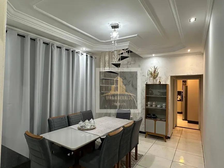 Sobrado com 4 quartos à venda, 150m2 em Sao Jose Dos Campos - SP - imagem 6 Foto 6 de Sobrado com 4 quartos à venda, 150m2 em Sao Jose Dos Campos - SP
