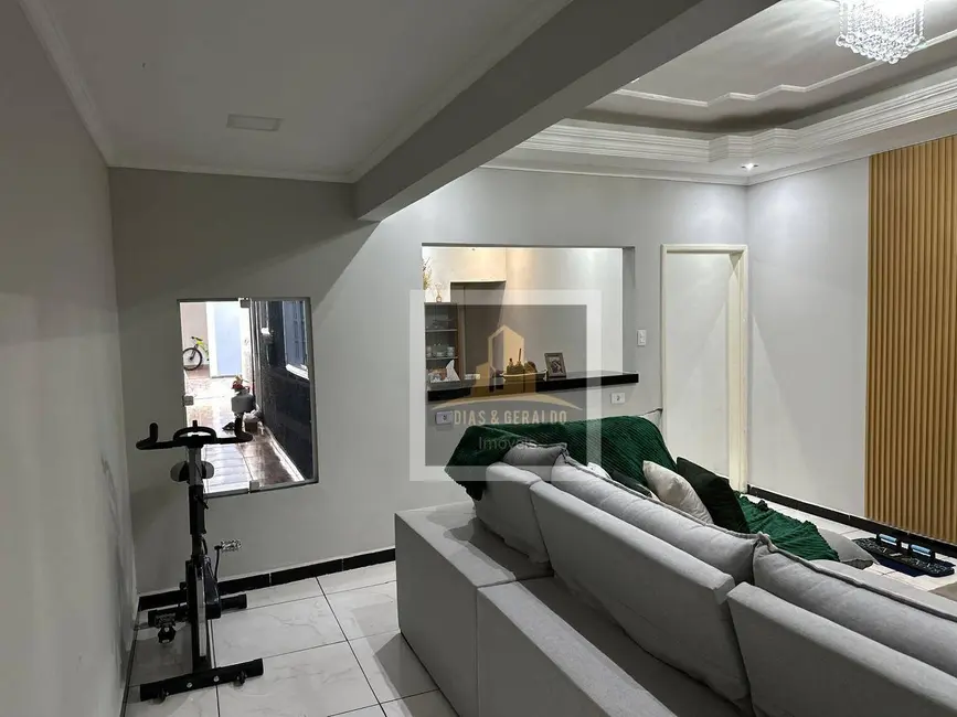 Sobrado com 4 quartos à venda, 150m2 em Sao Jose Dos Campos - SP - imagem 3 Foto 3 de Sobrado com 4 quartos à venda, 150m2 em Sao Jose Dos Campos - SP