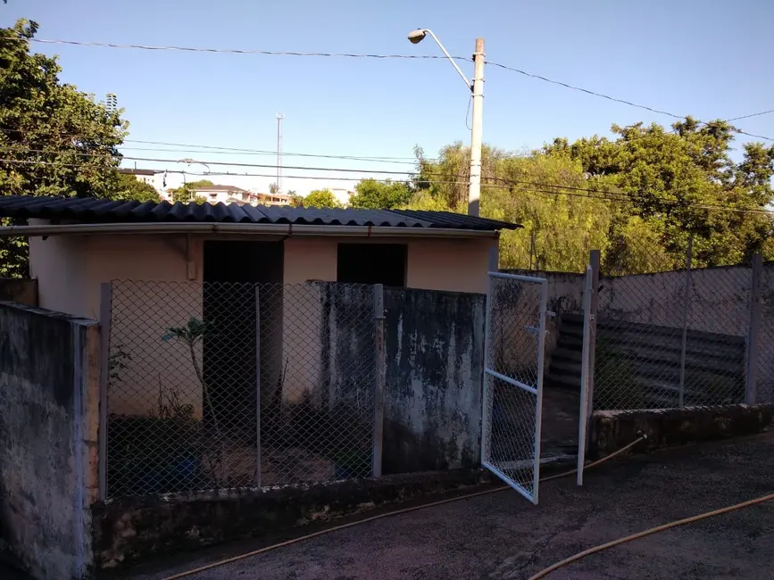 Foto 6 de Casa com 4 quartos para alugar, 210m2 em Jardim Simus, Sorocaba - SP