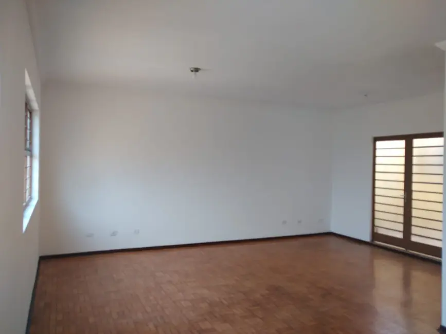 Casa com 2 quartos para alugar, 180m2 em Vila Jardini, Sorocaba - SP - imagem 3 Foto 3 de Casa com 2 quartos para alugar, 180m2 em Vila Jardini, Sorocaba - SP