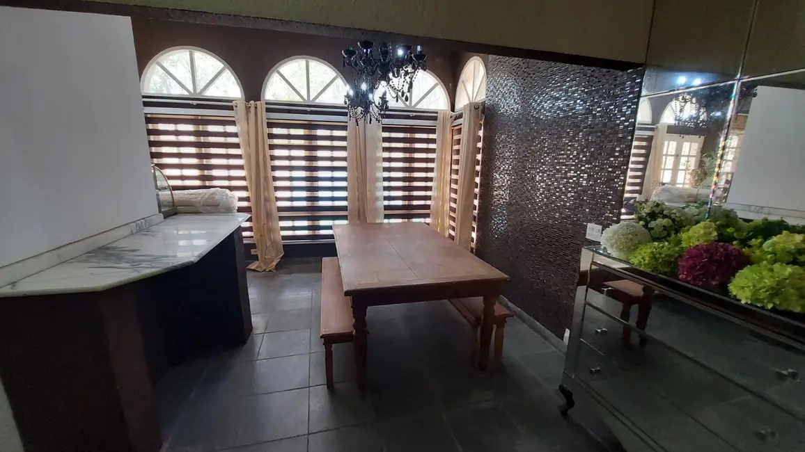 Foto 3 de Casa com 4 quartos à venda, 384m2 em Santana De Parnaiba - SP