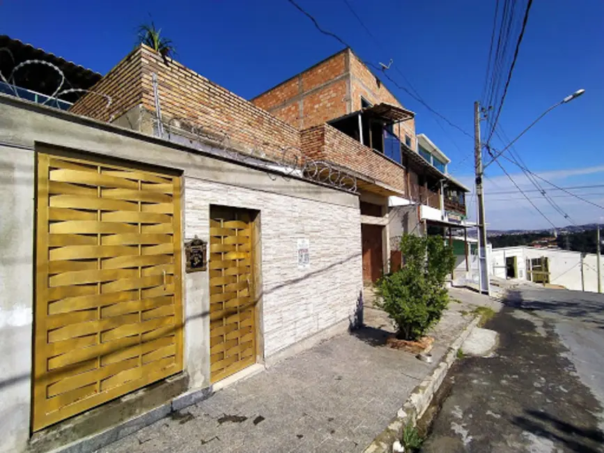 Foto 1 de Casa com 3 quartos à venda, 252m2 em Liberdade, Santa Luzia - MG