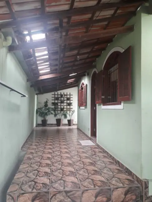 Foto 6 de Casa com 2 quartos à venda, 180m2 em Santa Luzia - MG