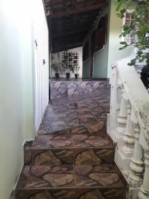 Foto 9 de Casa com 2 quartos à venda, 180m2 em Santa Luzia - MG